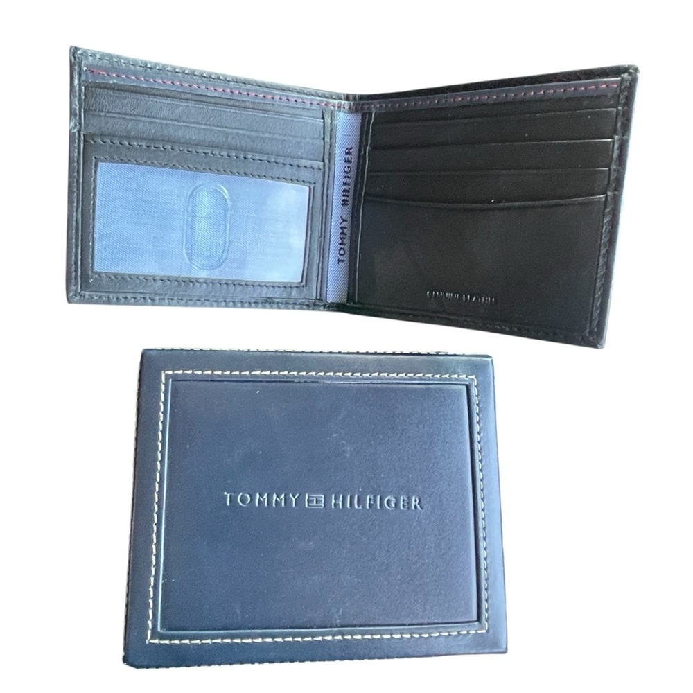 Tommy Hilfiger Men's Black Leather Wallet Bifold  6 Credit Card Pockets Gift Box